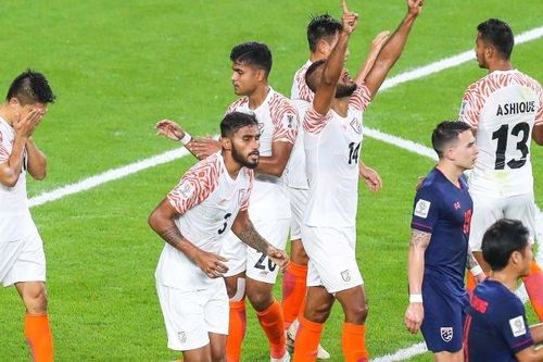 Thái Lan là đội Đông Nam Á thảm bại nặng nề nhất tại Asian Cup