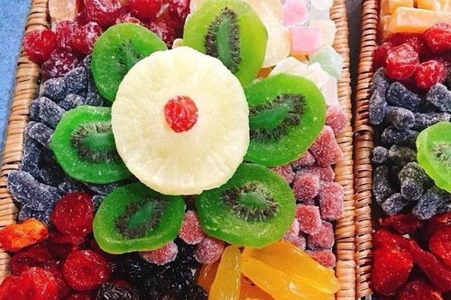 Mứt Tết Trung Quốc giá bèo, đội lốt 'nhà làm' tràn ngập thị trường