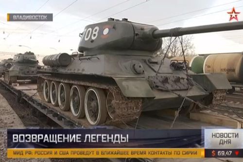 Xe tăng T-34-85 của Lào về quê hương nhận nhiệm vụ mới