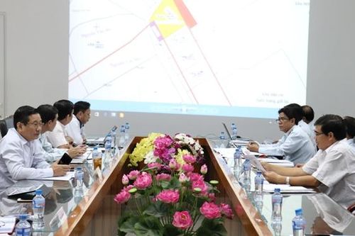 Phó Chủ tịch UBND tỉnh Nguyễn Thanh Hùng đối thoại công dân