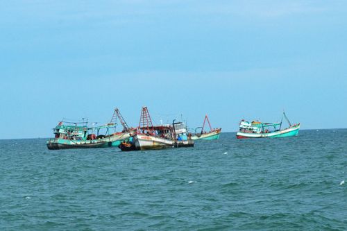Tàu cá Khánh Hòa chìm, 10 ngư dân mất liên lạc với gia đình