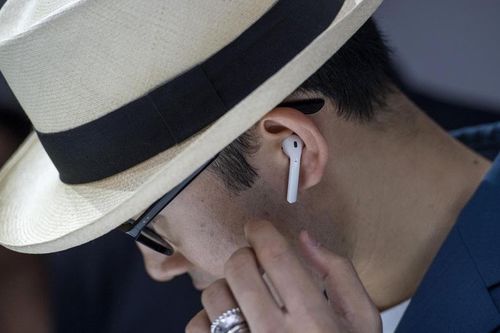 Tai nghe không dây AirPods của Apple bị lợi dụng để nghe lén