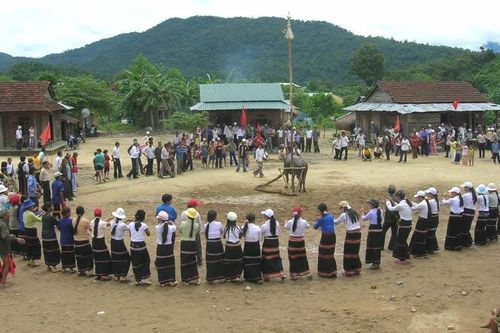 Vui hội Tết mùa đồng bào Bhnoong