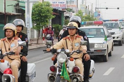 Hà Nội huy động cảnh sát cơ động chống ùn tắc