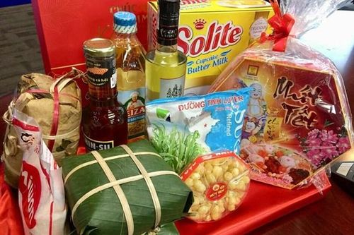 Hà Nội chi gần 380 tỷ đồng tặng quà Tết cho các đối tượng chính sách