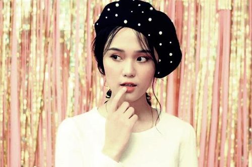 Bạn gái Duy Mạnh bỗng dưng bị các fan 'ném đá' dữ dội