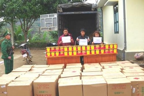 Biên phòng Cao Bằng bắt 3 đối tượng vận chuyển 1,35 tấn pháo