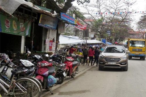 Tại huyện Ứng Hòa: Tràn lan vi phạm trật tự đô thị trên đường Ba Thá