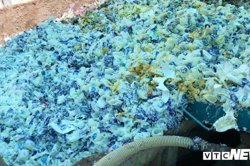 Tiêu hủy hàng ngàn lô hàng lậu phục vụ Tết ở TP.HCM