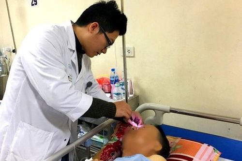 Vụ tai nạn tại Hải Dương: Nạn nhân nặng nhất được chuyển lên Hà Nội