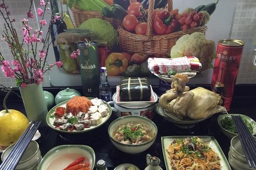Nên cúng Táo quân ở bếp hay bàn thờ gia tiên?