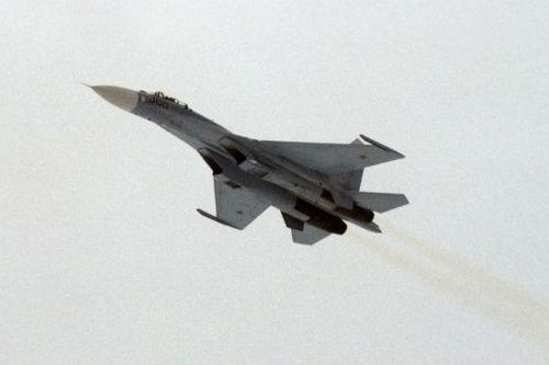 Nga điều máy tiêm kích Su-27 đánh chặn máy bay trinh sát Thụy Điển