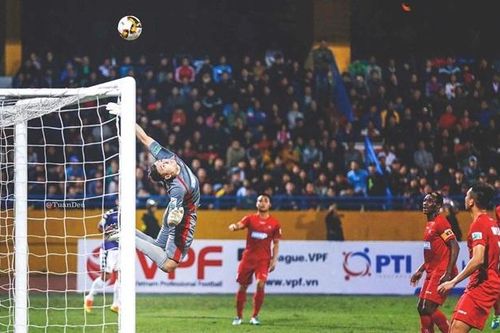 Sau Asian Cup, thủ môn Đặng Văn Lâm vừa có động thái bất ngờ với tin đồn về Thái Lan đầu quân khiến fan tiếc hùi hụi