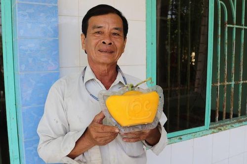 Kiếm tiền tỷ nhờ bưởi hồ lô, dưa hấu thỏi vàng