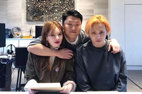 Bức ảnh xác thực đồn đoán: 100% HyunA và E'Dawn đã chính thức về chung một nhà với PSY