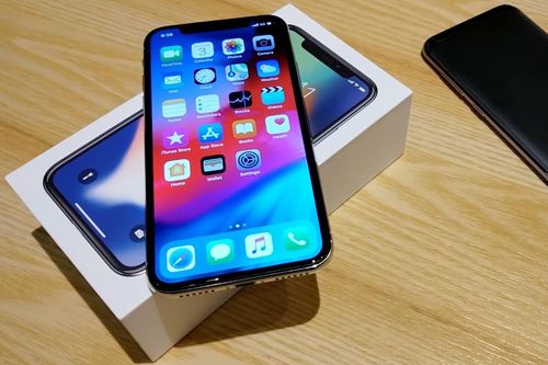 iPhone X 'dựng' giá hơn 10 triệu đã được tạo ra như thế này
