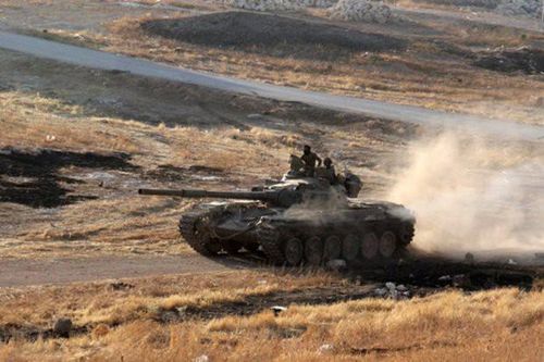 Pháo binh - tên lửa Syria lại tiêu hao sinh lực 'quân nổi dậy' ở bắc Syria