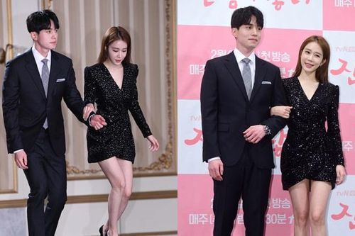 Họp báo 'Touch Your Heart': Yoo In Na tình tứ, khoe dáng cực chuẩn bên Lee Dong Wook