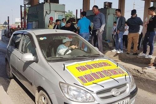 Tổng cục Đường bộ bất ngờ đồng ý xả trạm BOT 3 ngày Tết
