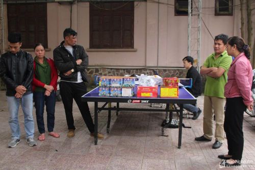 Bắt nhóm đối tượng mua bán, tàng trữ 30kg pháo nổ