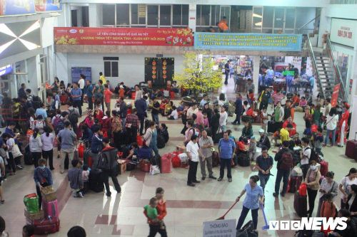 Cò vé lộng hành ở ga Sài Gòn, 'nổ' quen nhân viên, về đâu cũng có chuyến