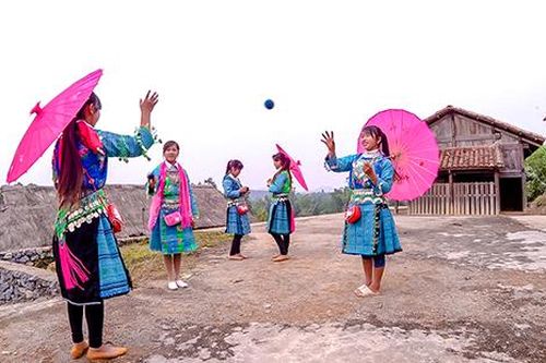 Năm nay người H'Mông đón Tết muộn