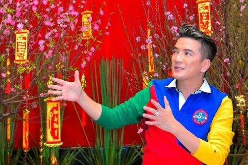 Trang trí biệt thự đón Tết hoành tráng, Đàm Vĩnh Hưng mời fan 'ruột' đến tham quan
