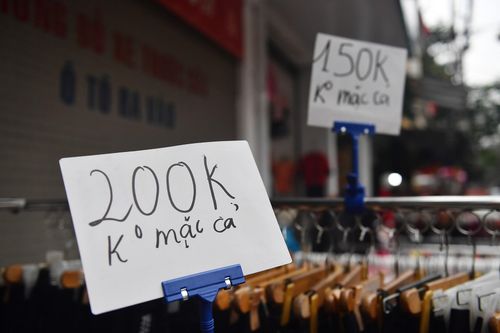 Ma trận sale vỉa hè ngày giáp Tết
