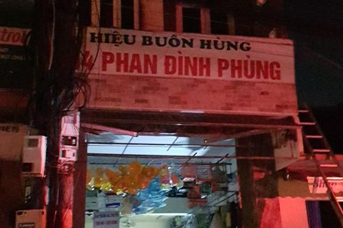 Ngôi nhà 3 tầng bốc cháy ngày giáp Tết