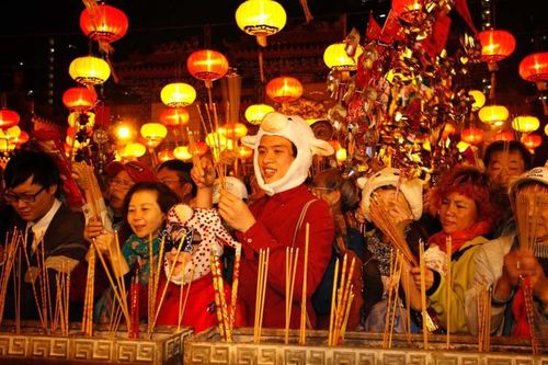 Những phong tục đón Tết Nguyên Đán độc lạ nhất phương Đông