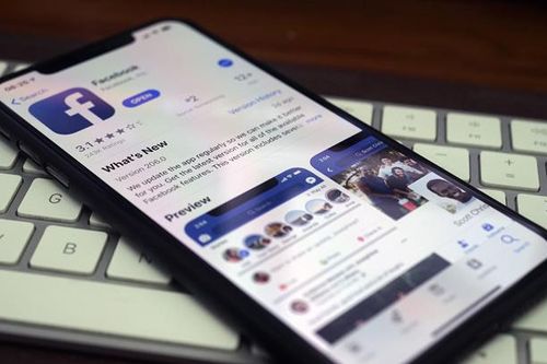 Ứng dụng Facebook chính thức hỗ trợ iPhone XS Max, XR, iPad Pro mới
