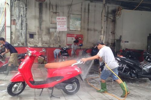 Rửa xe ngày tết: Phục vụ 500 khách, bỏ túi 20 triệu đồng/ngày