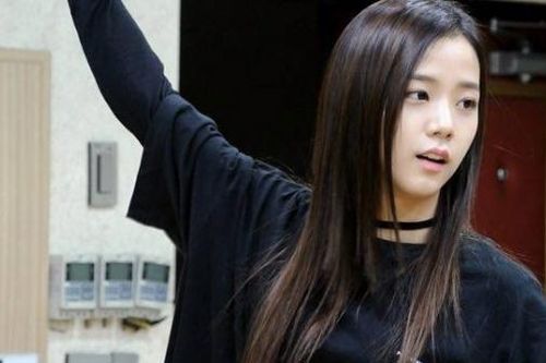 4 nữ thần tượng Kpop sở hữu gương mặt mộc ấn tượng nhất