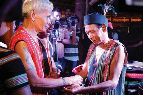 Mùa xuân dự ngày hội đoàn viên đồng bào M'nông