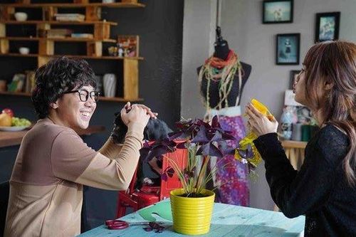 Sốc: 'Cua lại vợ bầu' cán mốc doanh thu 100 tỷ đồng