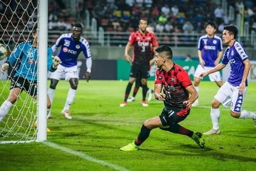 Hà Nội đánh bại Á quân giải Thái Lan tại AFC Champions League