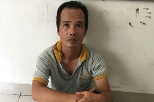 Dùng dao khống chế cướp điện thoại và ô tô giữa ban ngày ở TP HCM