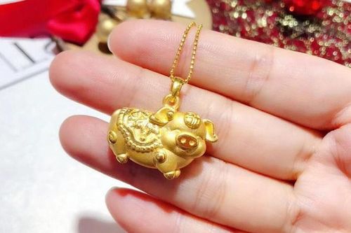 Chạy khắp Hà Nội không mua được heo vàng may mắn ngày Thần Tài