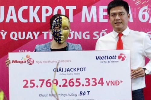 Một phụ nữ Cà Mau trúng độc đắc 25,7 tỷ khi mua vé số tại Kiên Giang