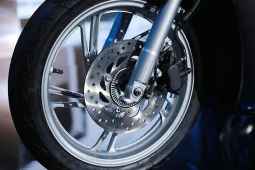 Má phanh xe Honda SH bị kêu, phải làm sao?