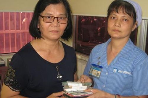 Nhân viên vệ sinh nhặt được 102 triệu trong bệnh viện, trả lại bệnh nhân