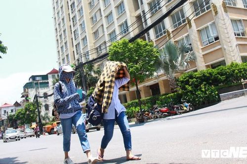TP.HCM hứng chịu đợt nắng nóng gay gắt, có thể gây bỏng da