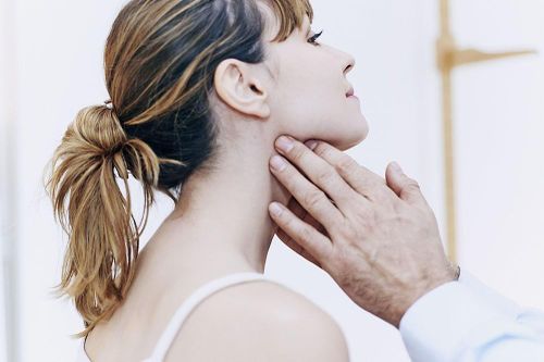Đau họng kèm 4 dấu hiệu này nên đến bệnh viện ngay