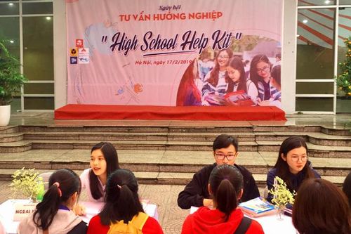 Tư vấn hướng nghiệp cho học sinh thi vào trường chuyên