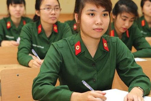 Một số trường quân đội dự kiến được tuyển thí sinh cận thị