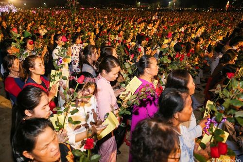 Hàng vạn người tham gia Lễ cầu Quốc thái dân an tại chùa Đức Hậu