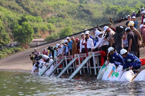 Độc đáo lễ hội cầu mưa của đồng bào Cor ở Quảng Nam