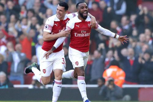 Thắng dễ Southampton 2-0, Arsenal qua mặt Man United