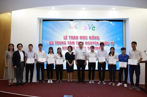 TP.HCM: Trao 52 suất học bổng cho sinh viên có hoàn cảnh khó khăn