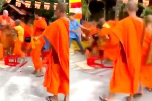 Đức Phật có bỏ loài người?